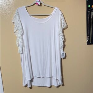 #489 size 4 Torrid NWT super soft White Lace Sleeve tunic hilow tee